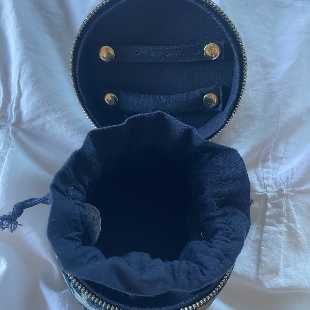 Sézane Inoui Editions Floral Velvet Jewelry Case - Picture 3 of 3